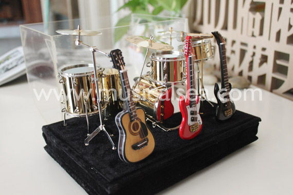 Miniature Musical Instrument 5pcs Golden drums per set and Guitar